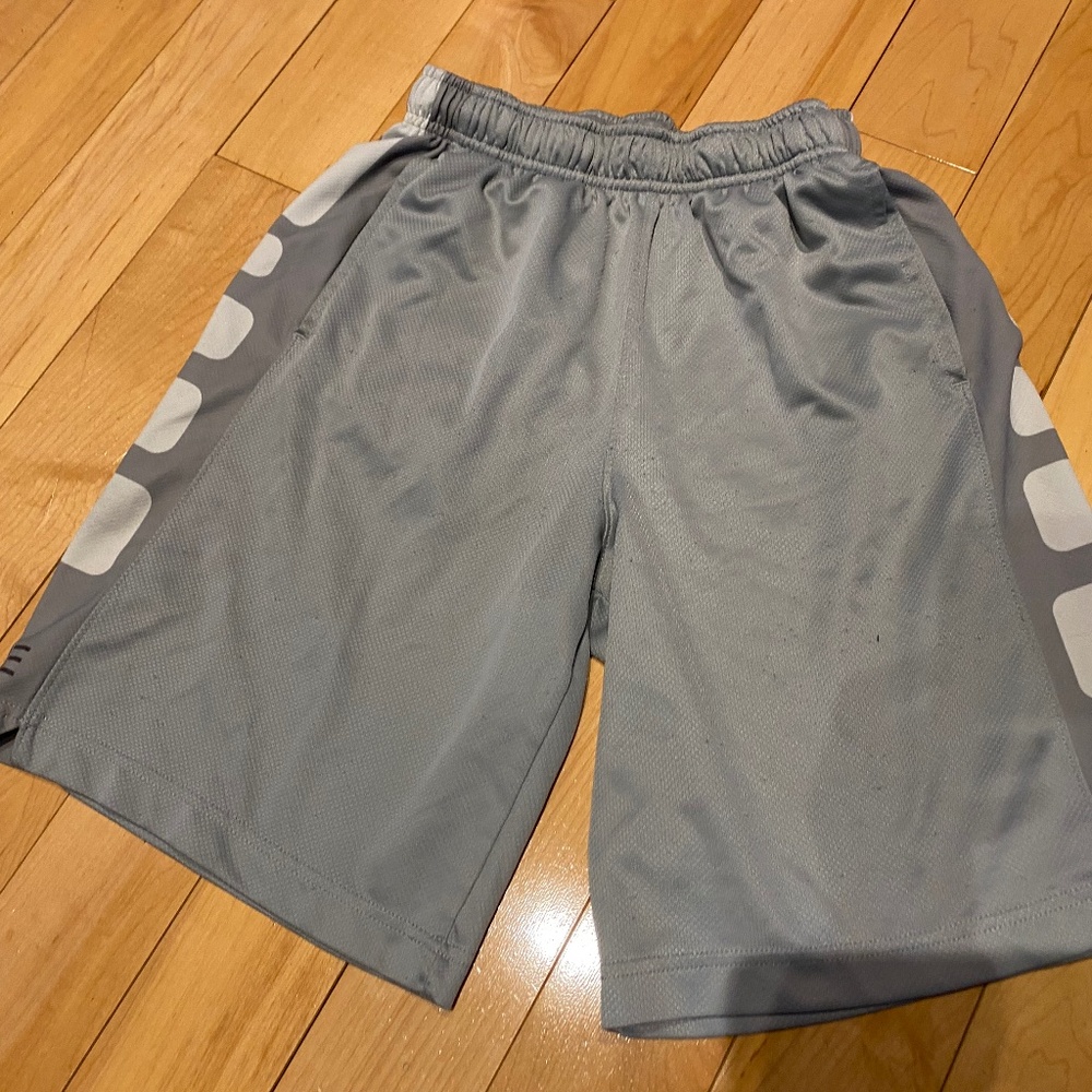 Men's Nike Elite size medium shorts